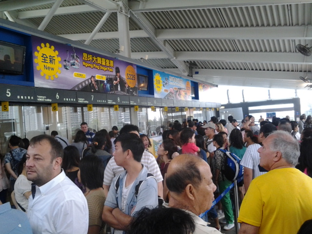 antrian cable car ngong ping 360 image
